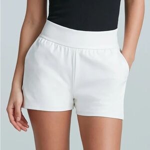 COMMANDO Faux Leather Relaxed Slip In Shorts In White